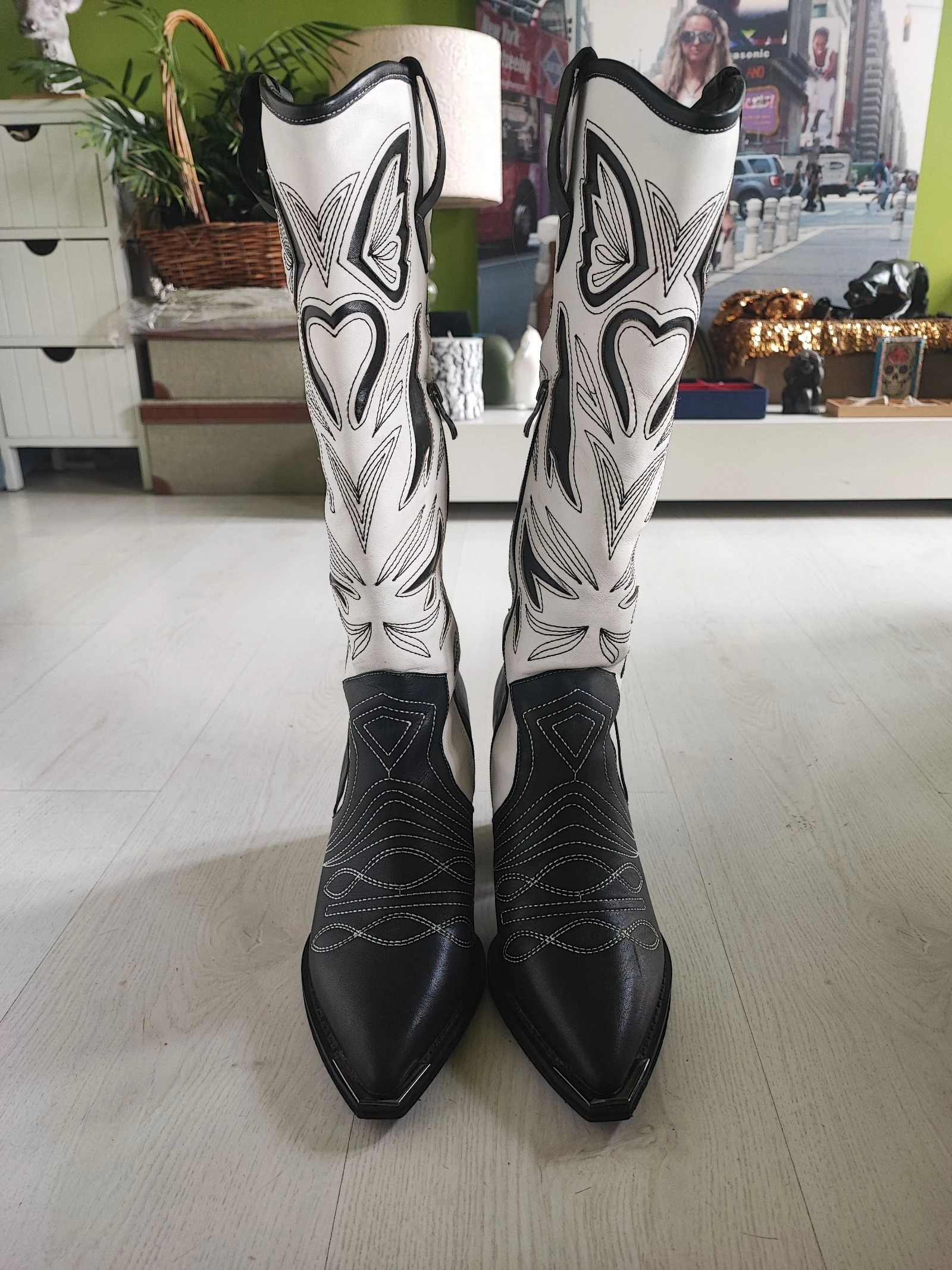 Women's leather cowboy boots – photo 3